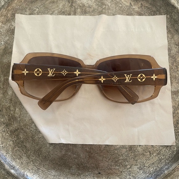VINTAGE Louis Vuitton Brown Sunglasses - Picture 1 of 15